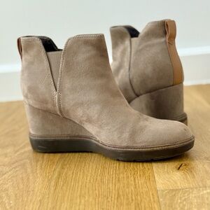 Stylish Dr Scholl’s Tan Wedge Ankle Boots